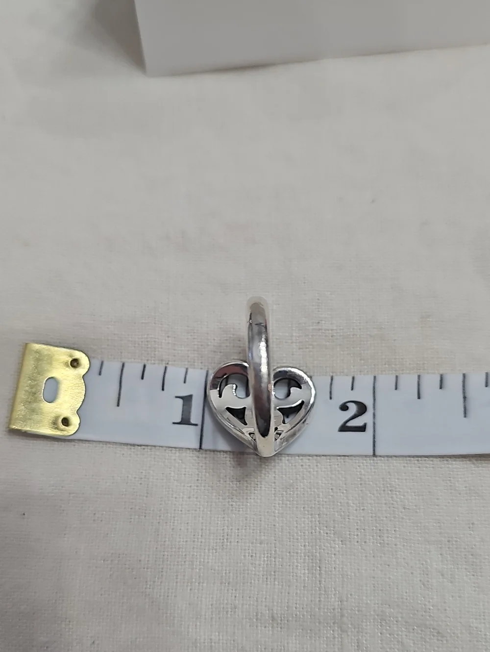 Highly sought-after Retired James Avery Sterling Silver Sz7